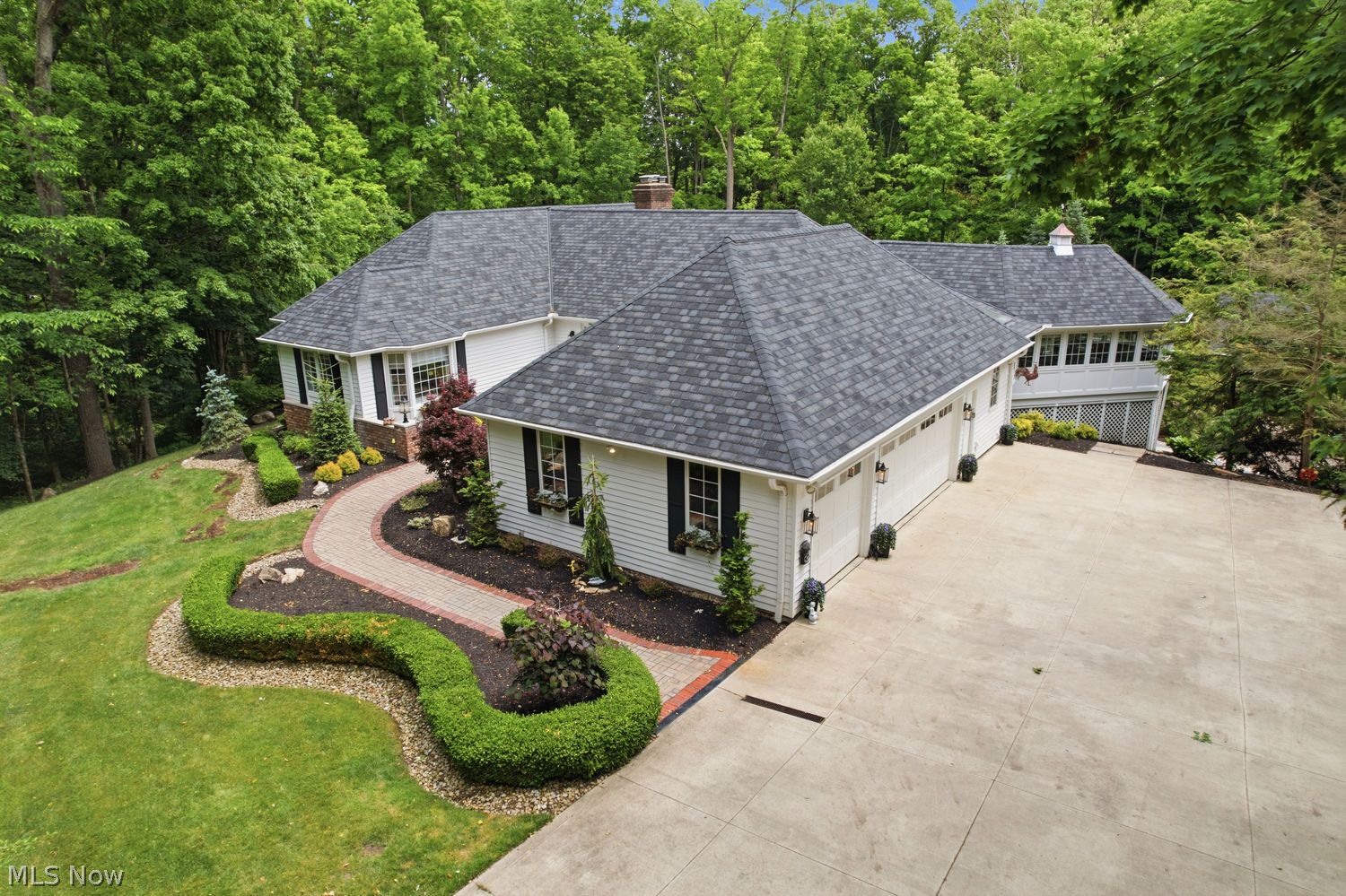 14673 River Glen Drive Novelty OH 44072