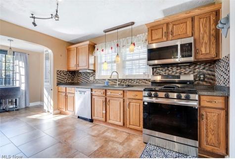 47 Pinehurst Avenue Youngstown OH 44512