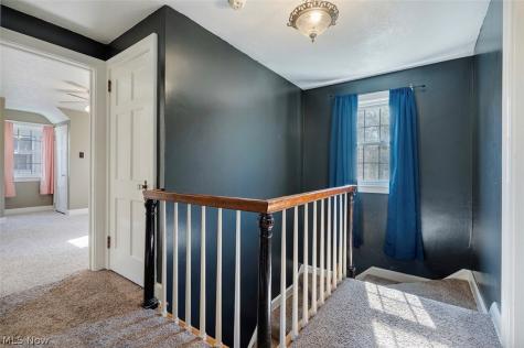 47 Pinehurst Avenue Youngstown OH 44512