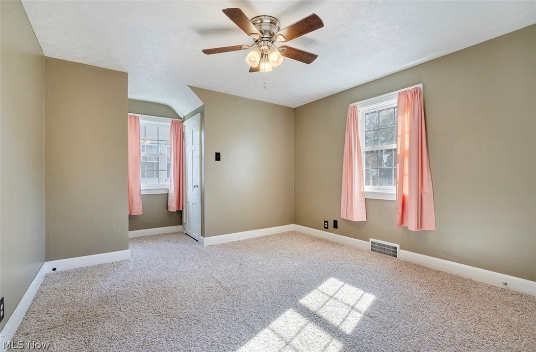 47 Pinehurst Avenue Youngstown OH 44512