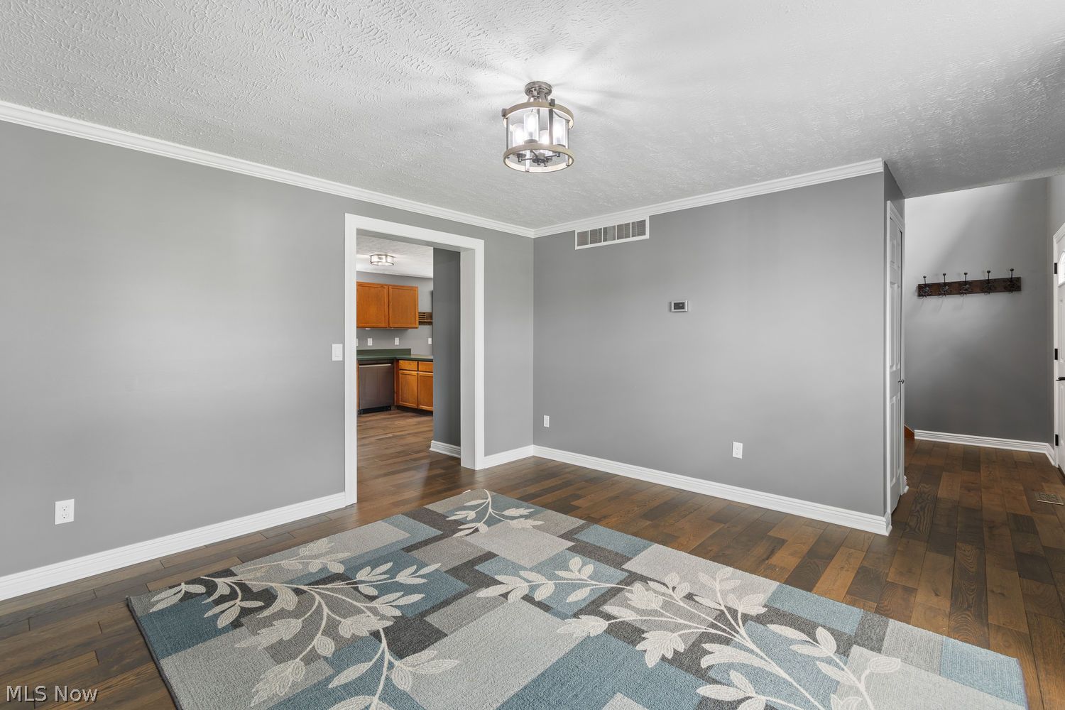 4487 Smithview Avenue NW Massillon OH 44647