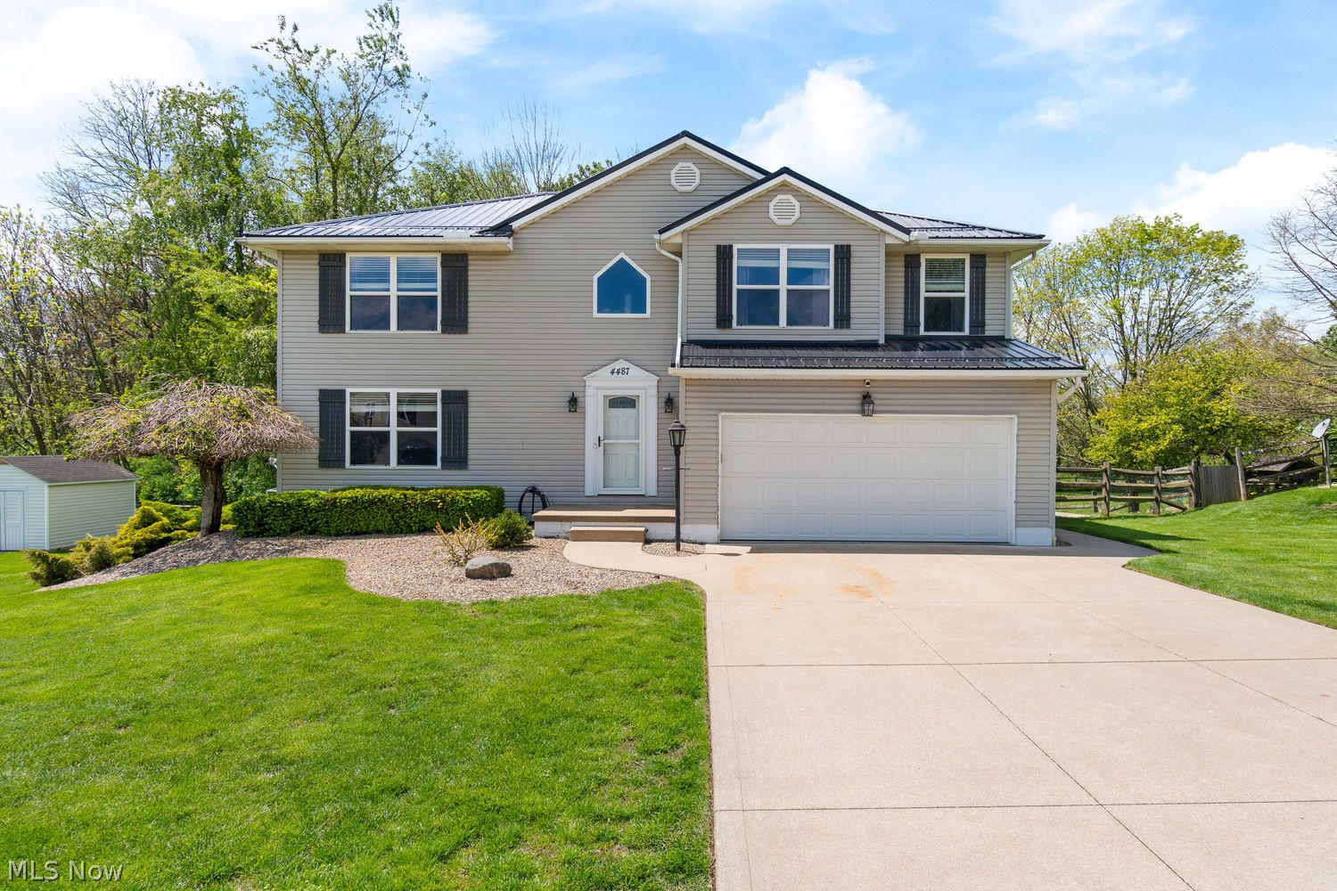 4487 Smithview Avenue NW Massillon OH 44647