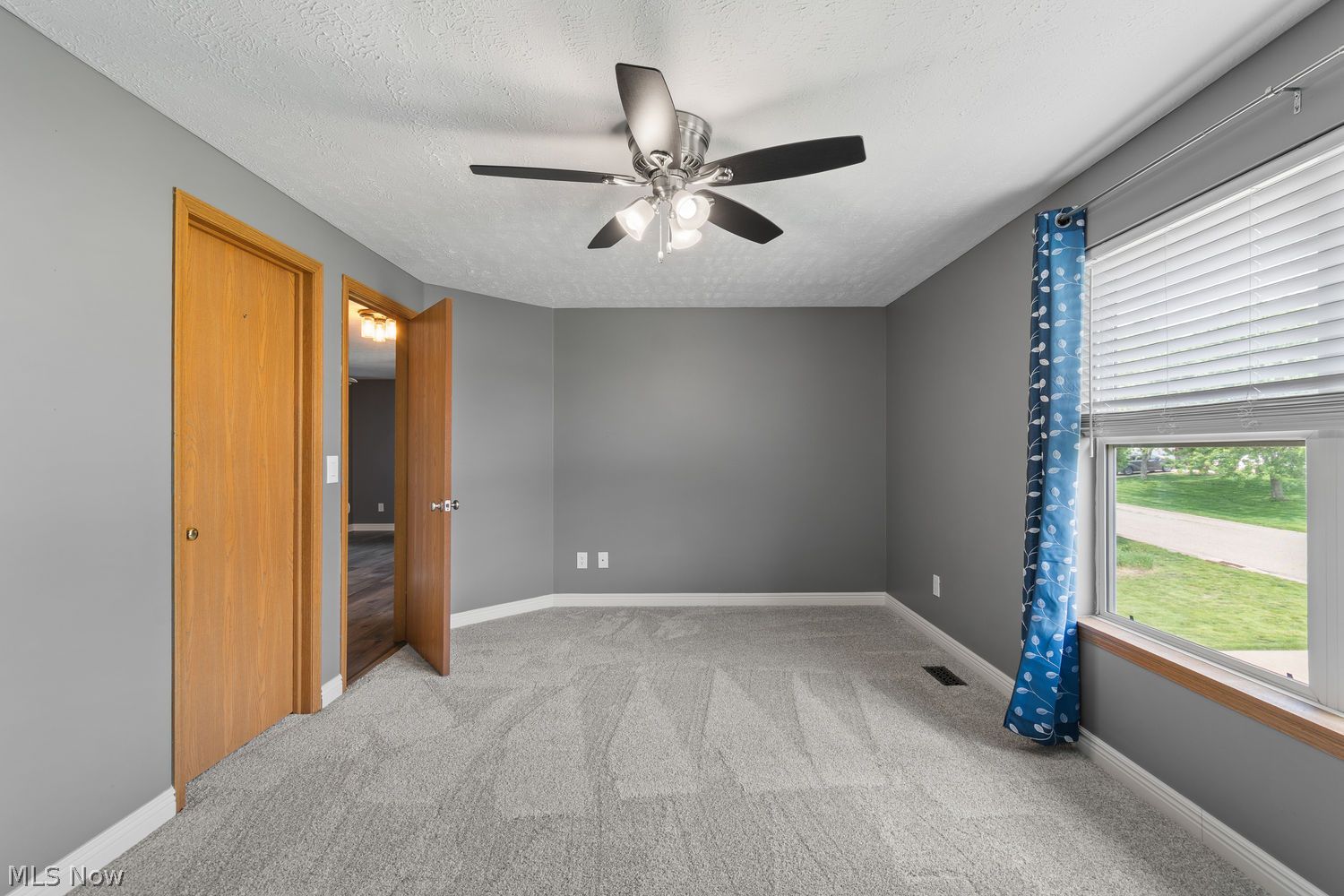 4487 Smithview Avenue NW Massillon OH 44647