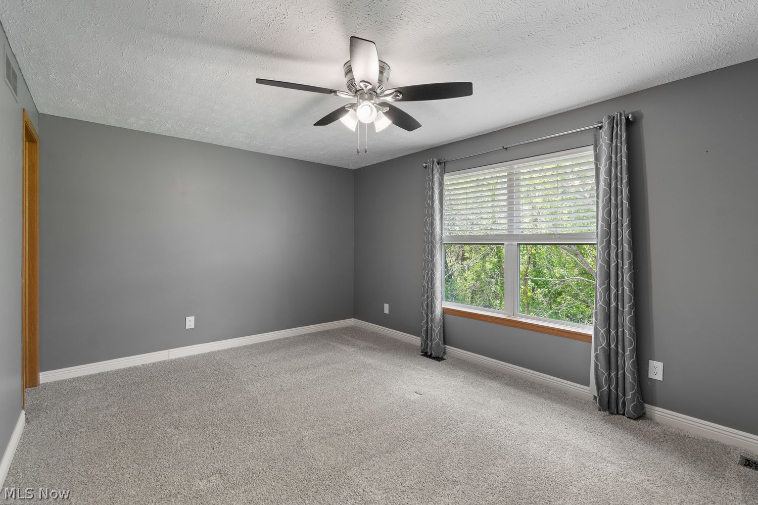 4487 Smithview Avenue NW Massillon OH 44647