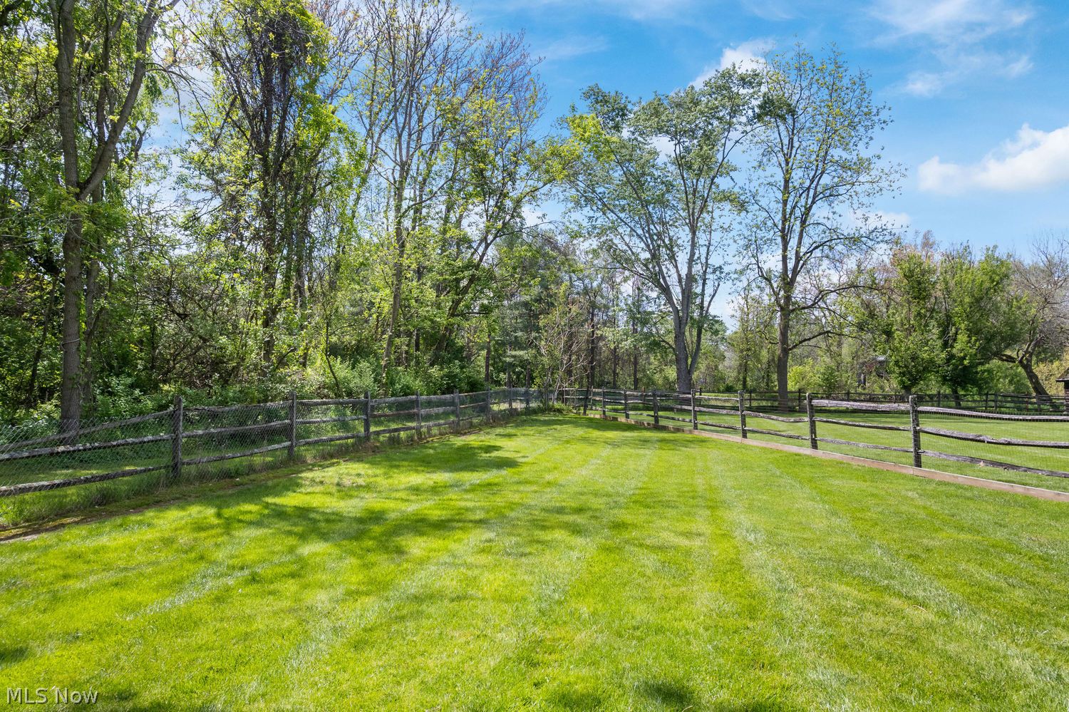 4487 Smithview Avenue NW Massillon OH 44647