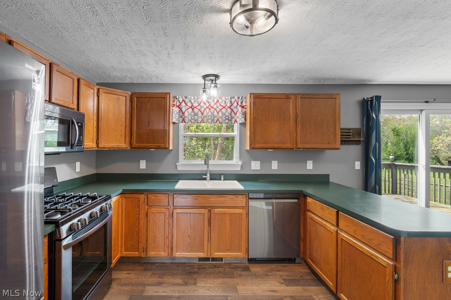 4487 Smithview Avenue NW Massillon OH 44647