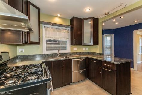 21050 Edgecliff Drive Euclid OH 44123