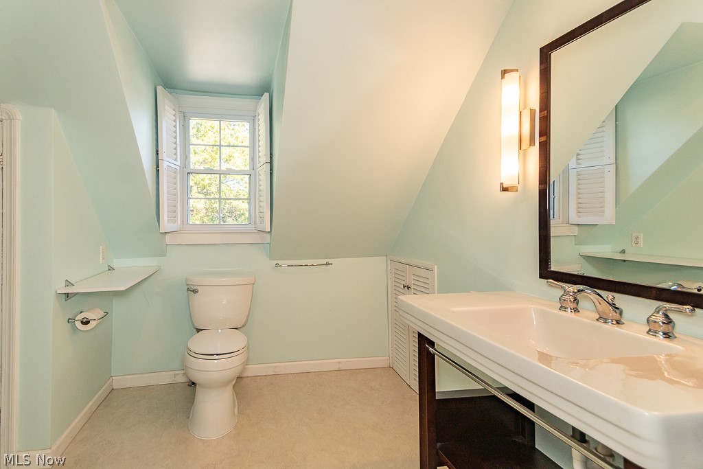 21050 Edgecliff Drive Euclid OH 44123