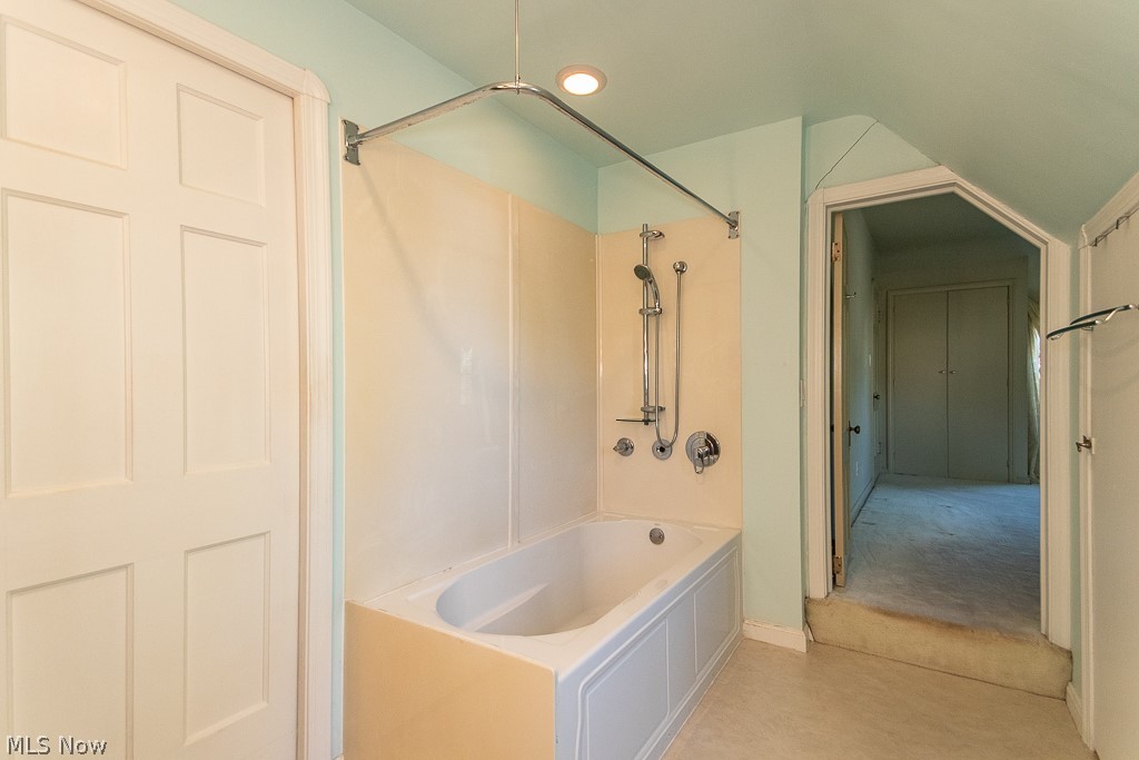 21050 Edgecliff Drive Euclid OH 44123