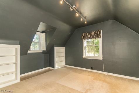 21050 Edgecliff Drive Euclid OH 44123
