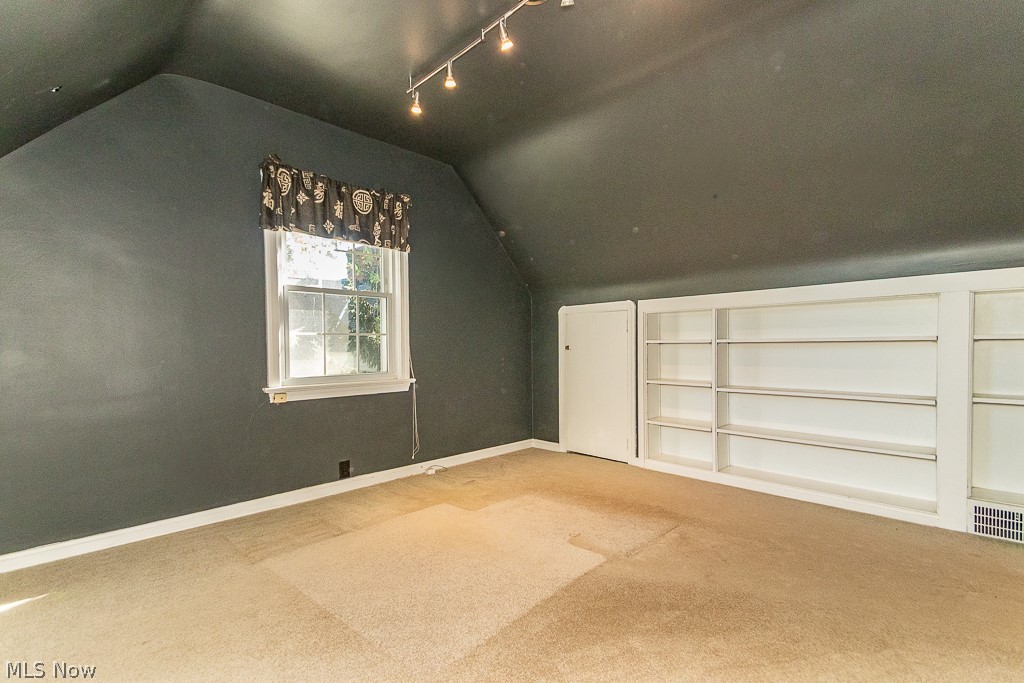 21050 Edgecliff Drive Euclid OH 44123
