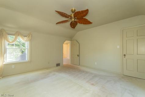 21050 Edgecliff Drive Euclid OH 44123