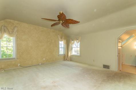 21050 Edgecliff Drive Euclid OH 44123