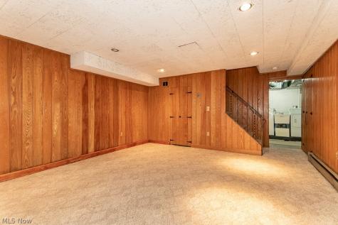 21050 Edgecliff Drive Euclid OH 44123