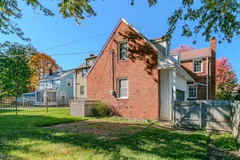 21050 Edgecliff Drive Euclid OH 44123