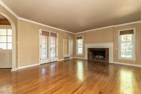21050 Edgecliff Drive Euclid OH 44123