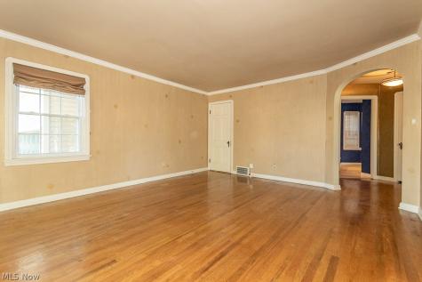 21050 Edgecliff Drive Euclid OH 44123
