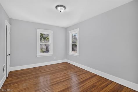 3341 W 99th Street Cleveland OH 44102