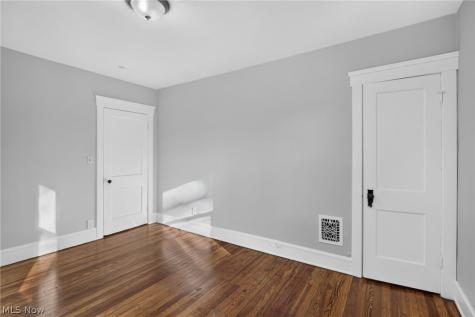 3341 W 99th Street Cleveland OH 44102