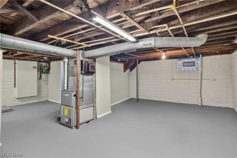 3341 W 99th Street Cleveland OH 44102