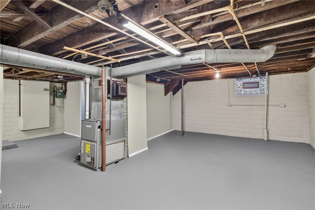 3341 W 99th Street Cleveland OH 44102
