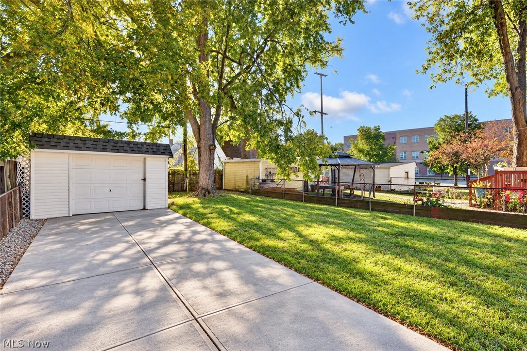 3341 W 99th Street Cleveland OH 44102