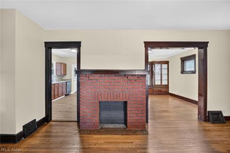 3341 W 99th Street Cleveland OH 44102