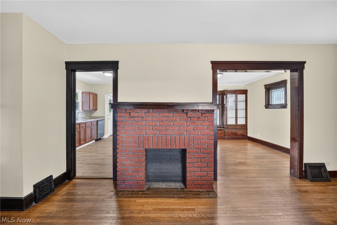 3341 W 99th Street Cleveland OH 44102