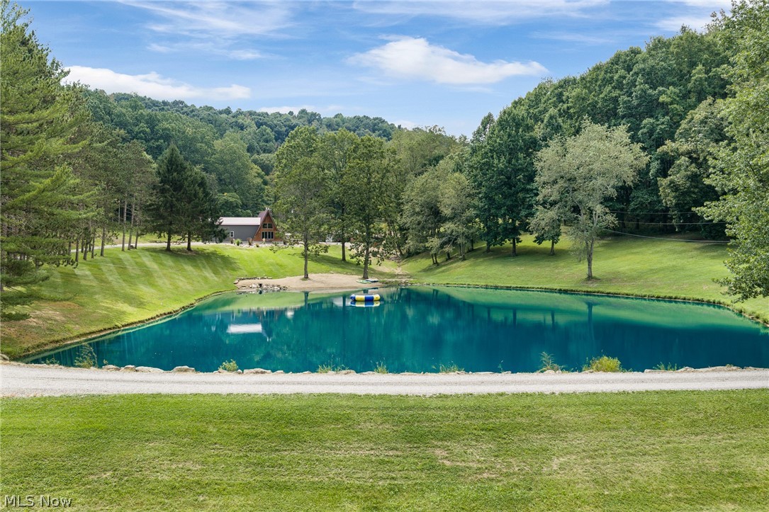 6150 Mills Drive SE Uhrichsville OH 44683