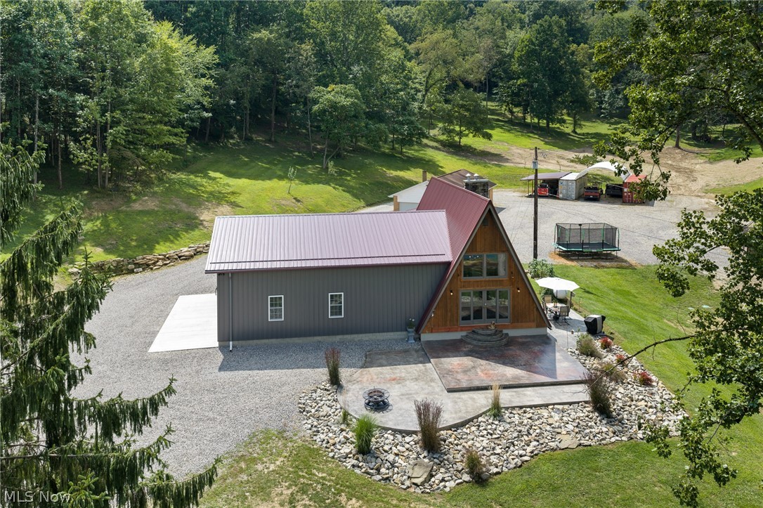 6150 Mills Drive SE Uhrichsville OH 44683
