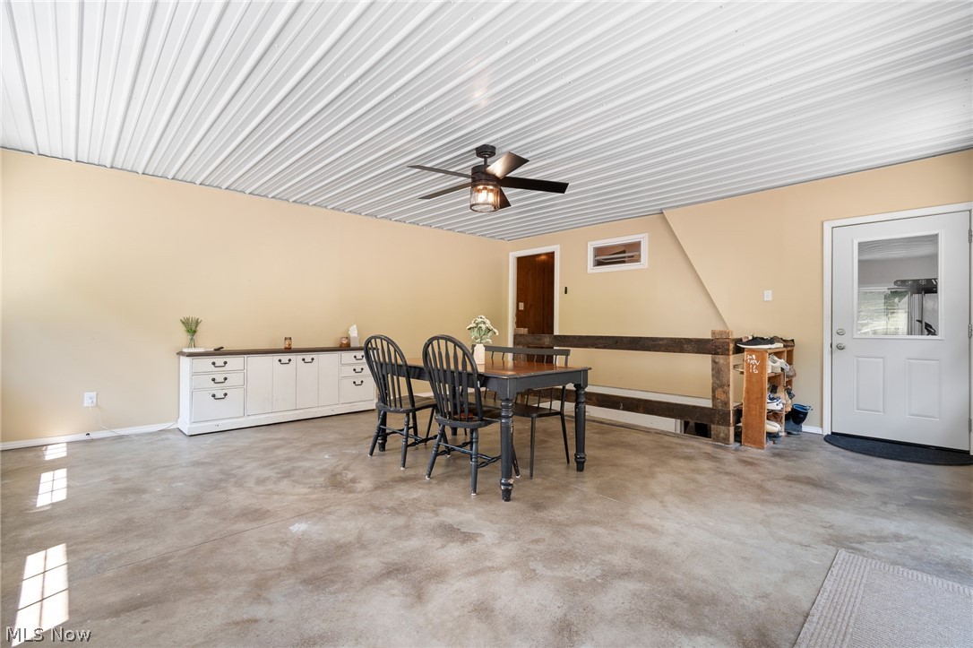 6150 Mills Drive SE Uhrichsville OH 44683