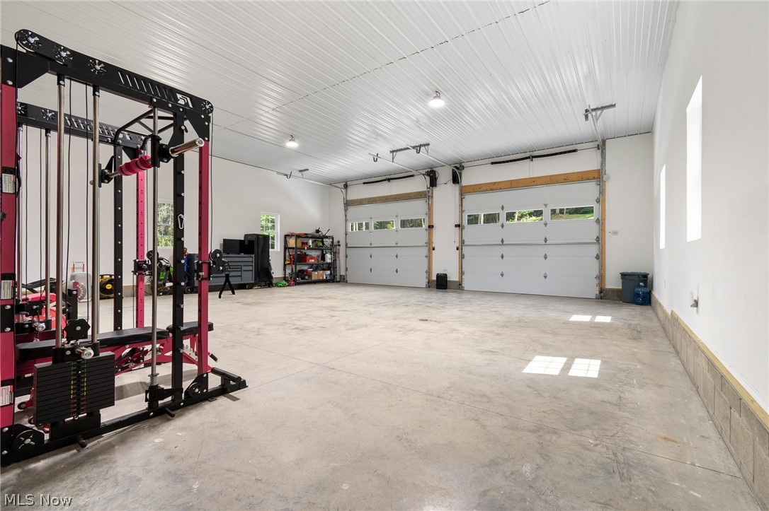 6150 Mills Drive SE Uhrichsville OH 44683