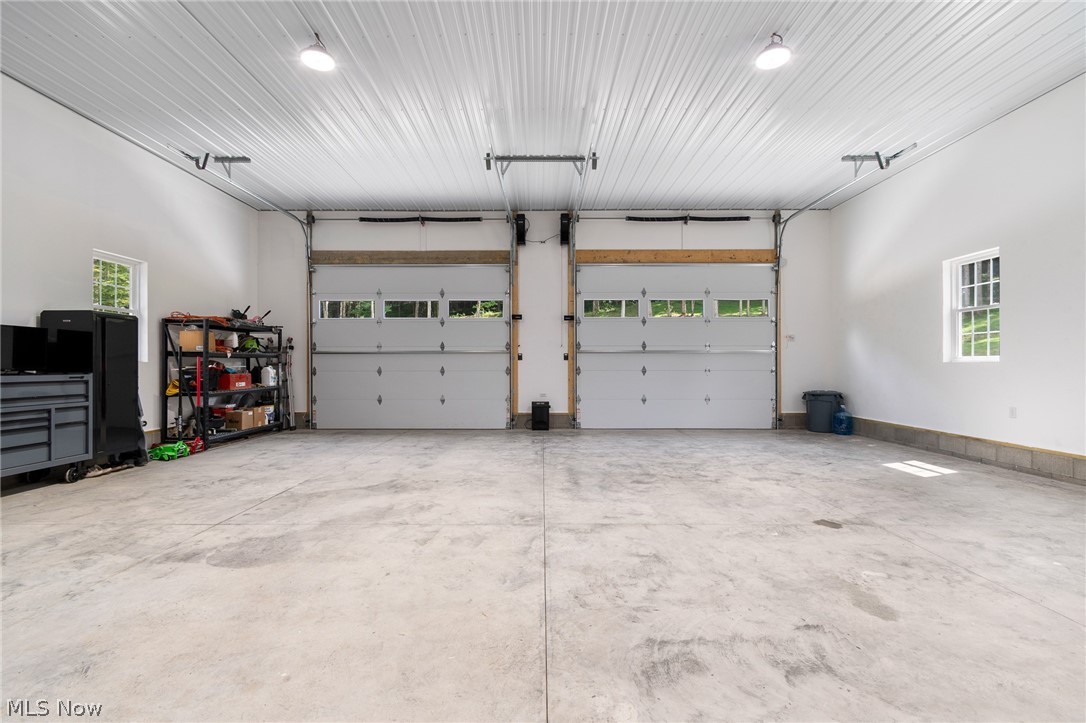 6150 Mills Drive SE Uhrichsville OH 44683