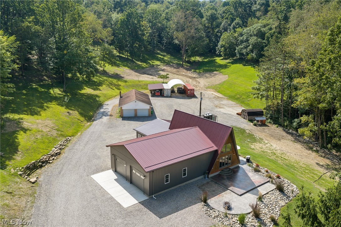 6150 Mills Drive SE Uhrichsville OH 44683