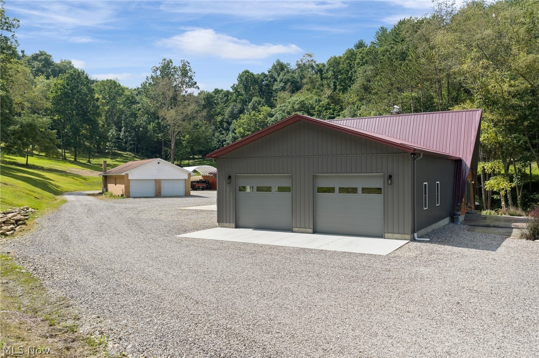 6150 Mills Drive SE Uhrichsville OH 44683
