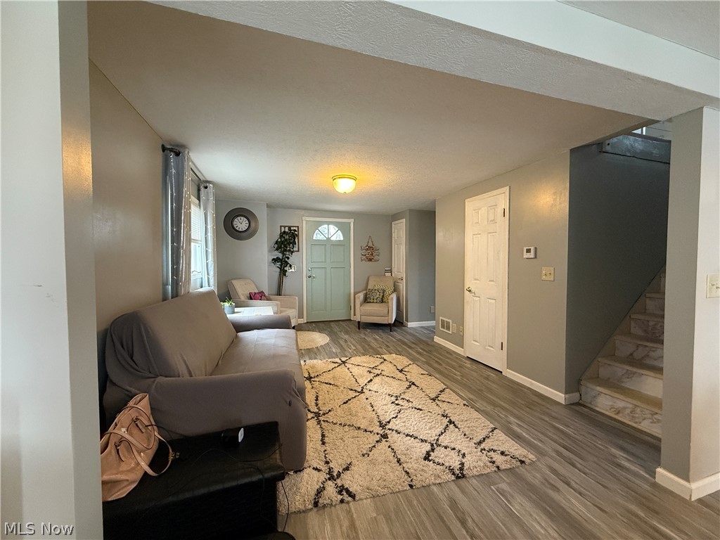1376 Catherine Avenue Extension Lakemore OH 44250