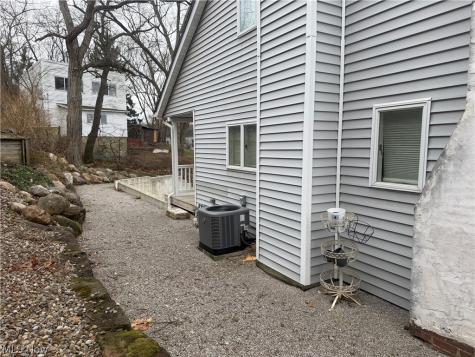 1376 Catherine Avenue Extension Lakemore OH 44250