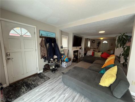 1376 Catherine Avenue Extension Lakemore OH 44250