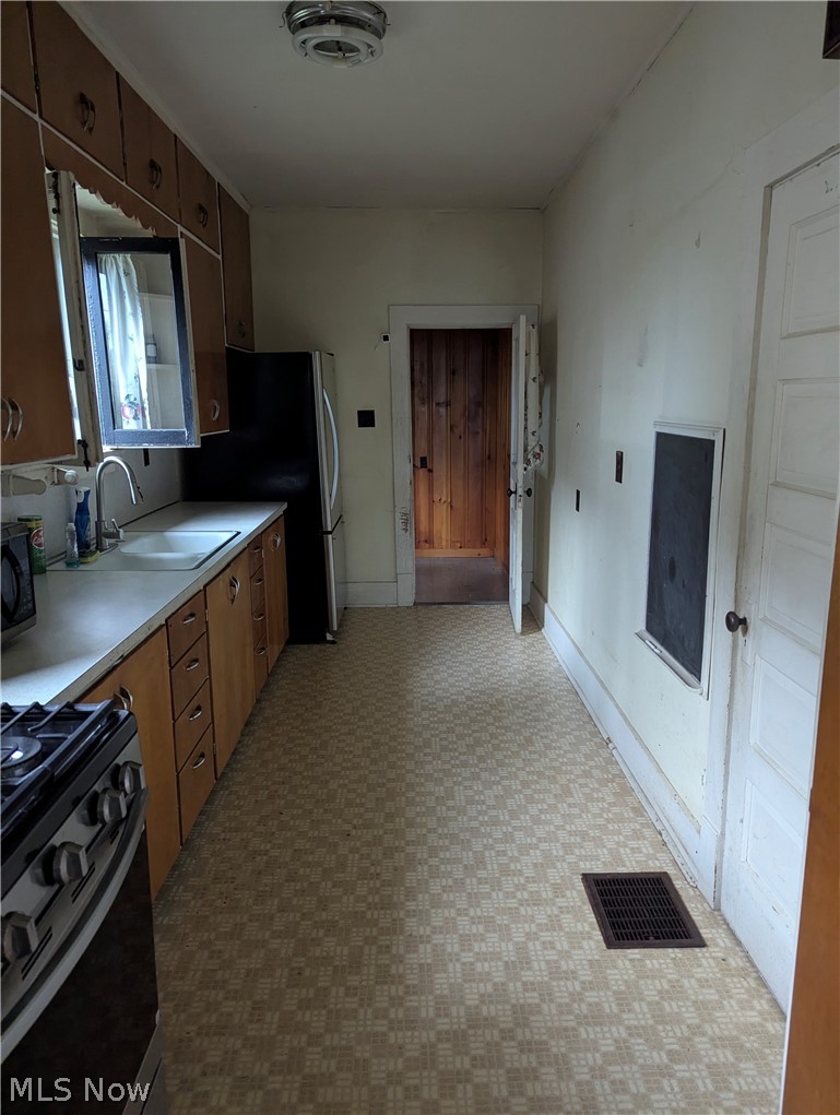 1903 Stewart Avenue Cambridge OH 43725
