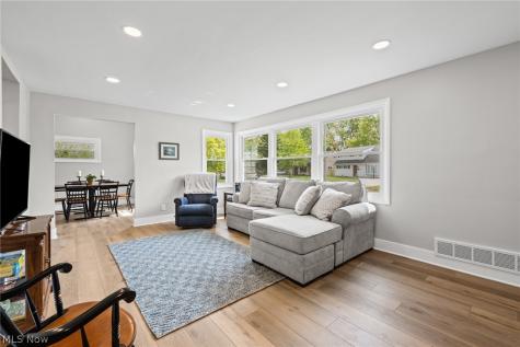 3154 Prior Drive Cuyahoga Falls OH 44223