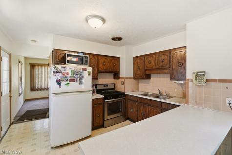 744 Utica Avenue Akron OH 44312