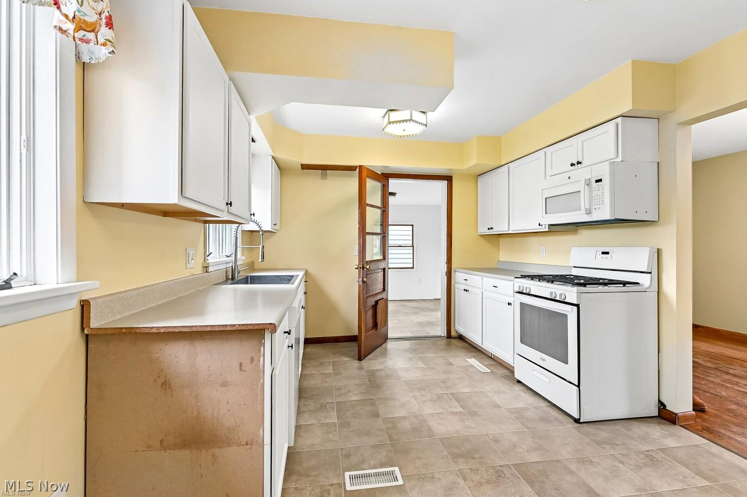 421 High Street Doylestown OH 44230