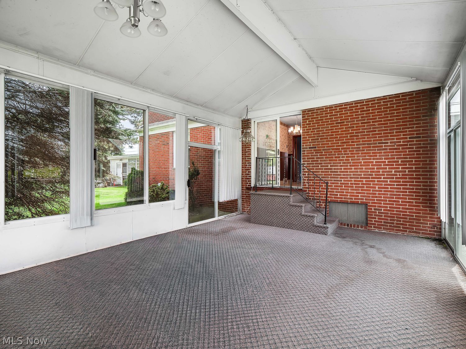7096 Pearl Road Middleburg Heights OH 44130