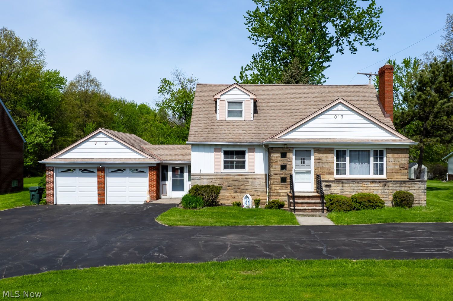 7096 Pearl Road Middleburg Heights OH 44130