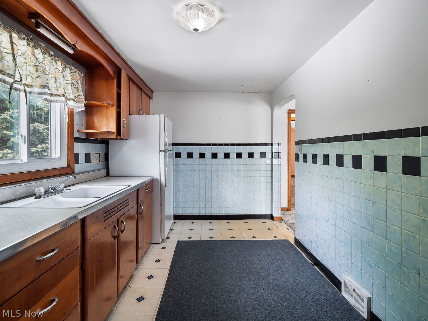 7096 Pearl Road Middleburg Heights OH 44130