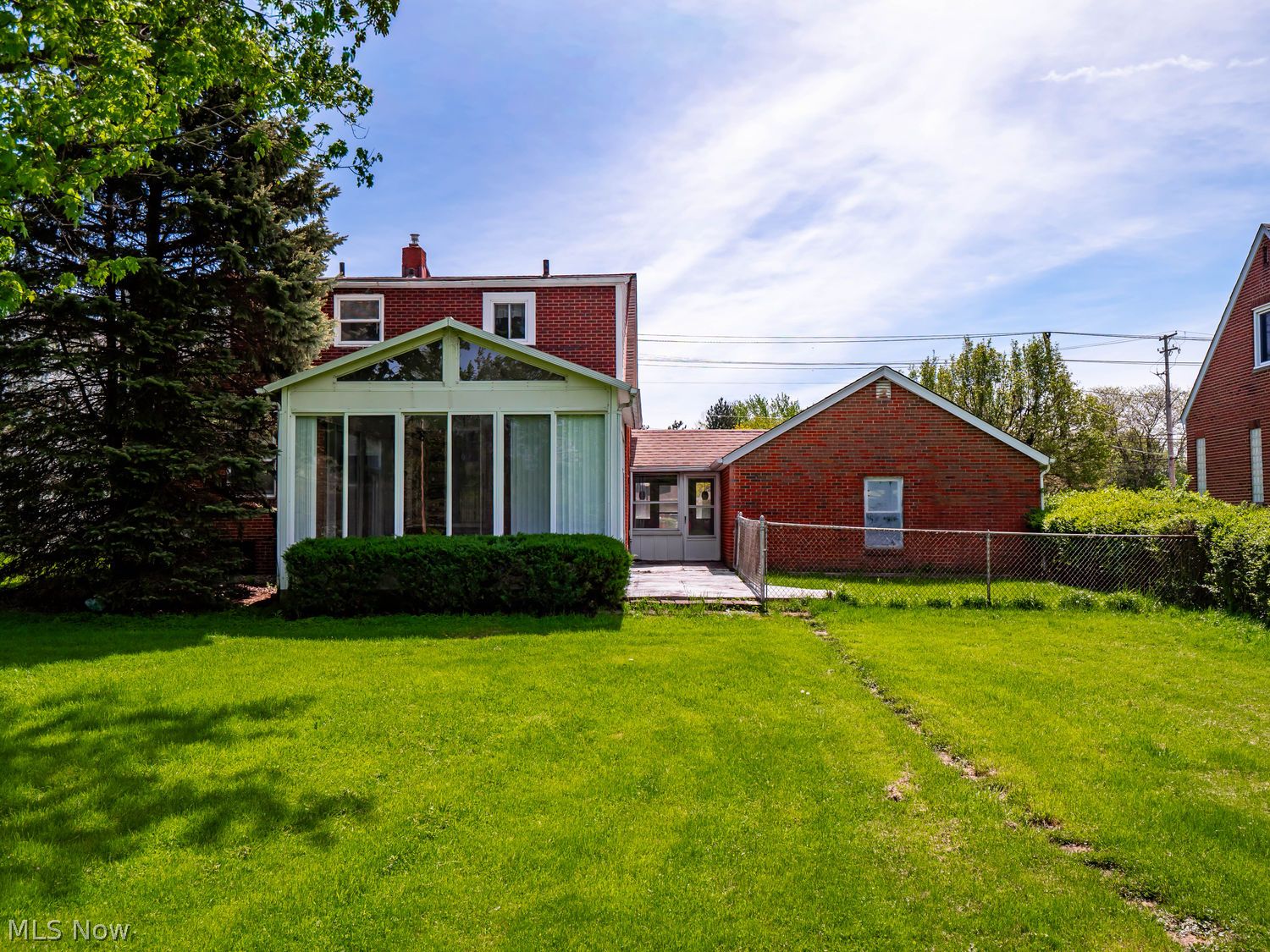 7096 Pearl Road Middleburg Heights OH 44130