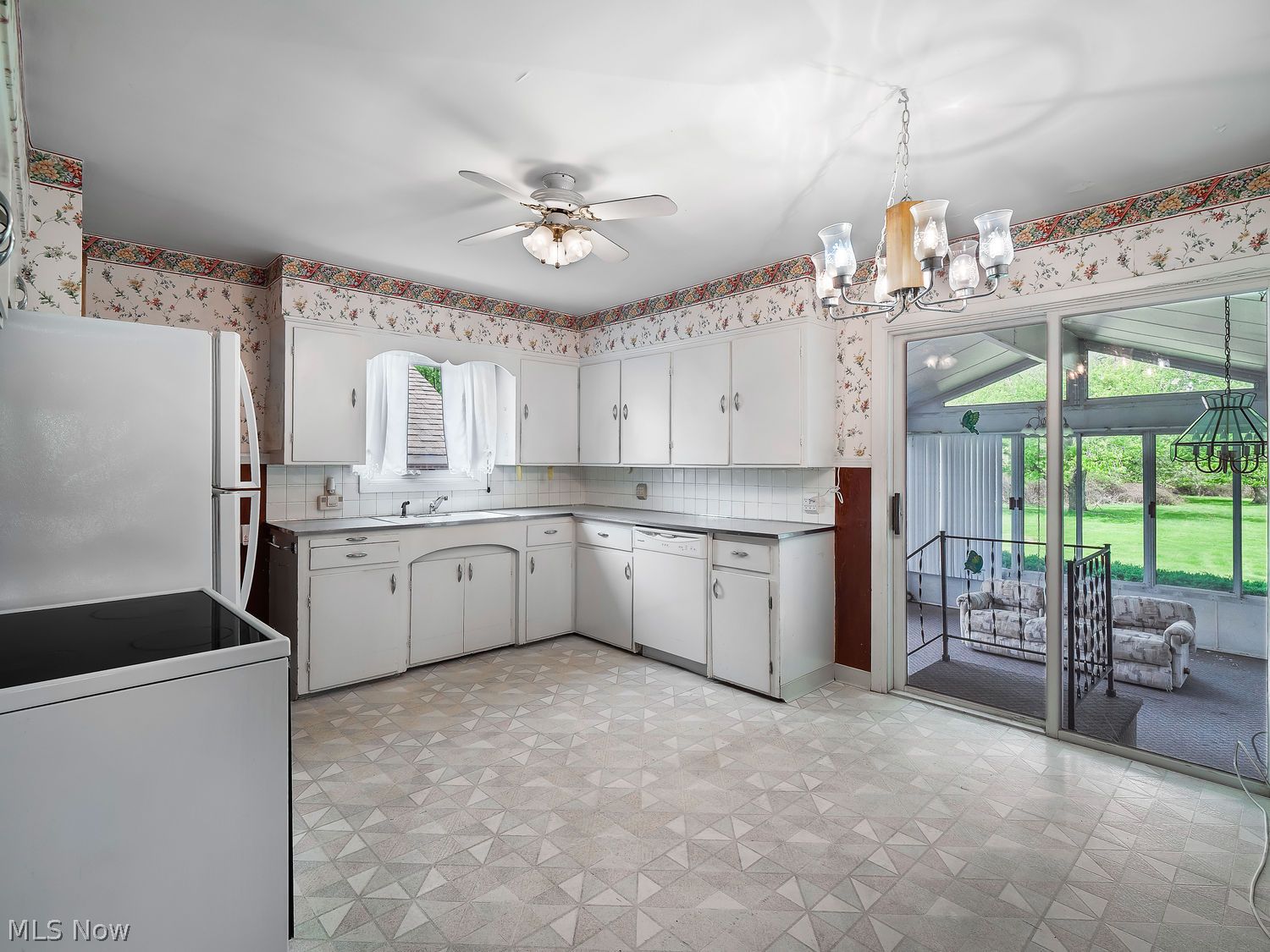 7096 Pearl Road Middleburg Heights OH 44130