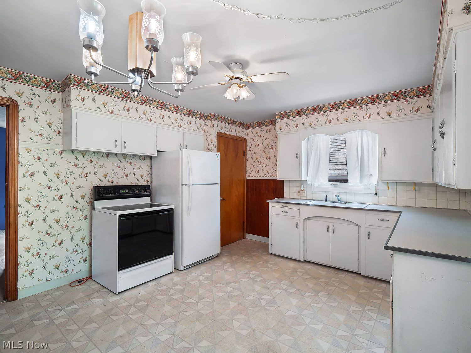 7096 Pearl Road Middleburg Heights OH 44130