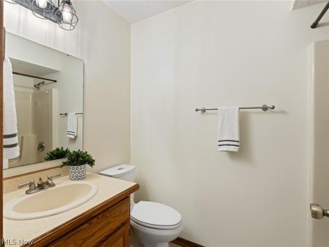 7915 Kennard Road Lodi OH 44254