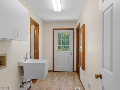 7915 Kennard Road Lodi OH 44254